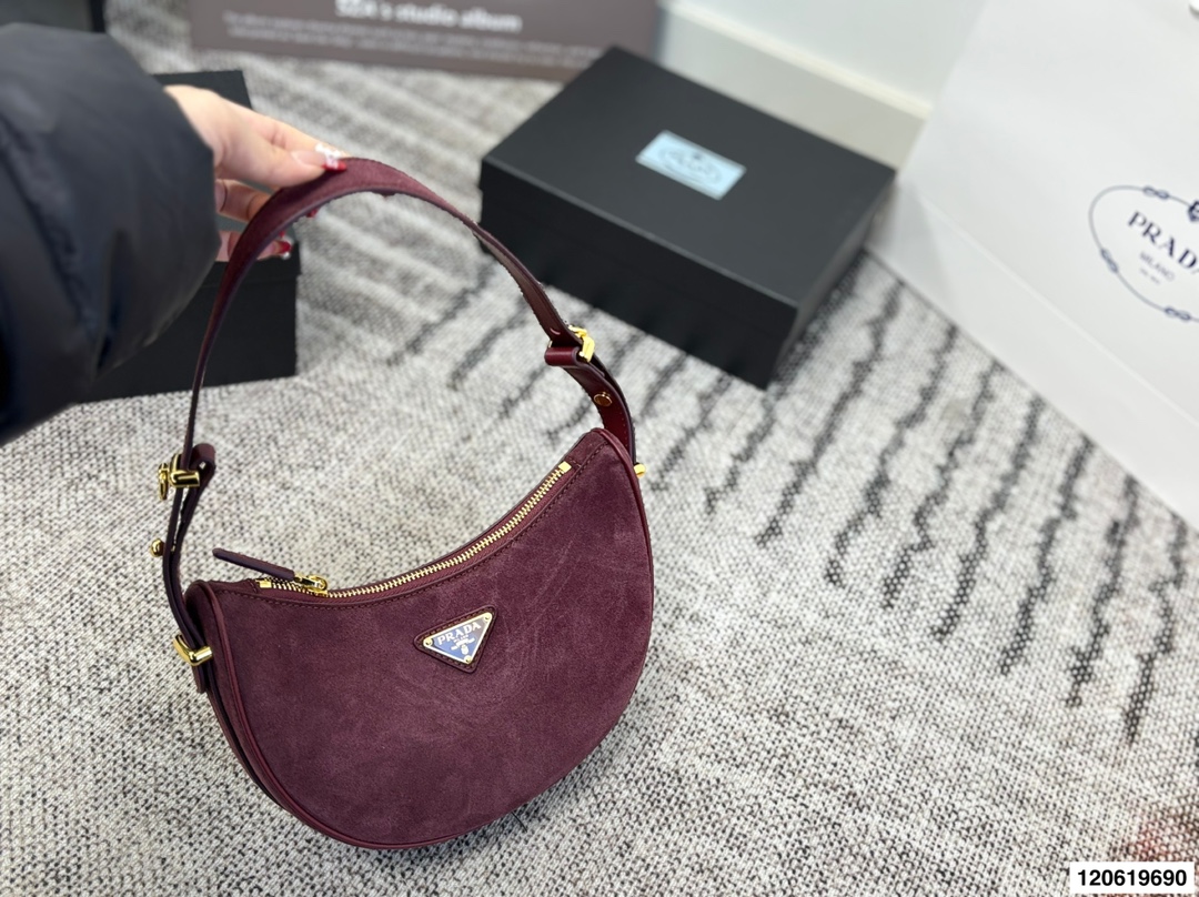 Prada p165 23 Bag