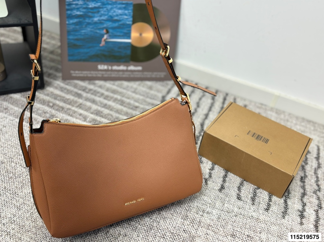 Luxury p160 36 22 MK NOLITA Bag