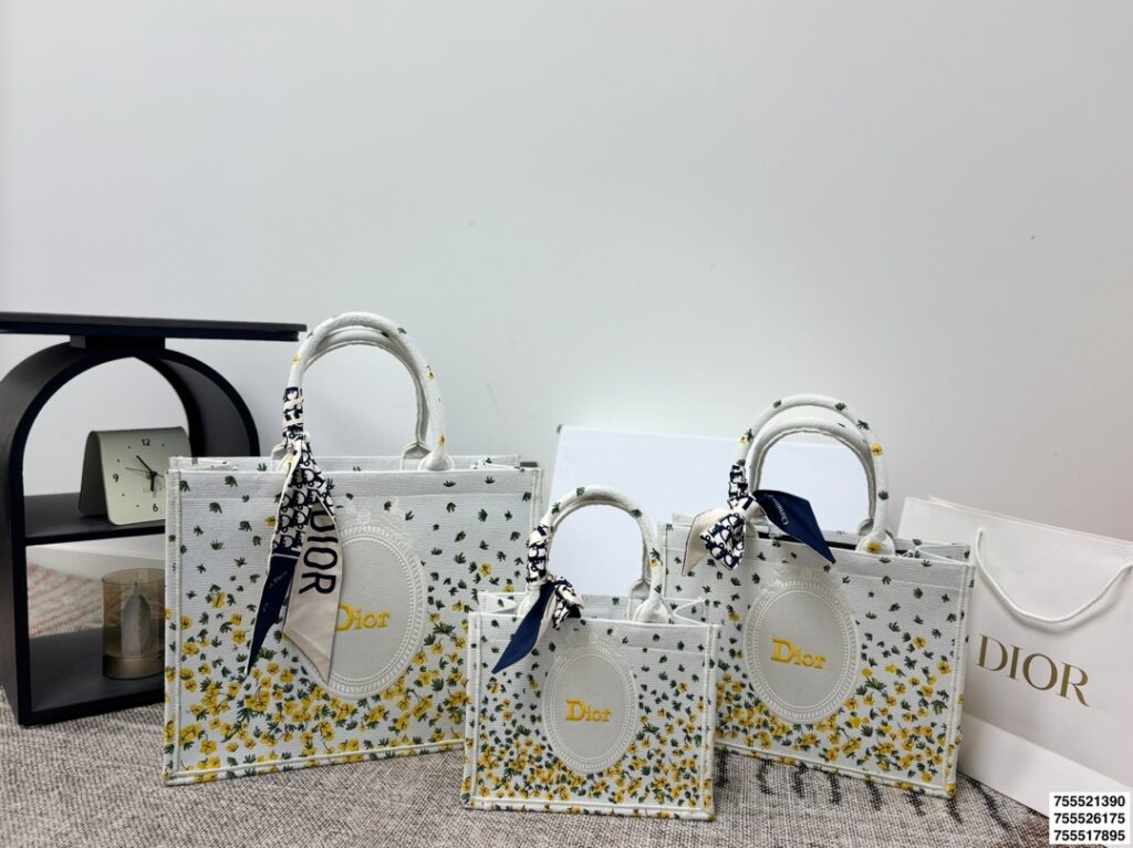 Dior Book Maria Grazia Medium Black Tote Bag 42 x 17 x 34 cm editorial product context 2