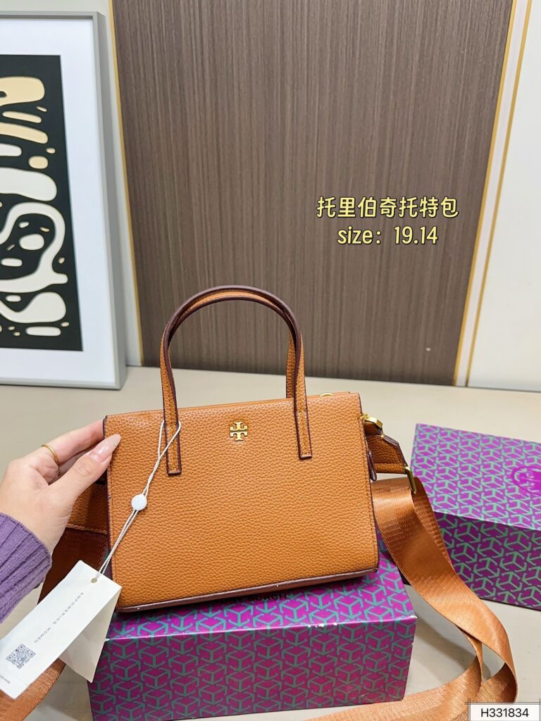 Designer 135 19 14 Tote Bag editorial product context 2
