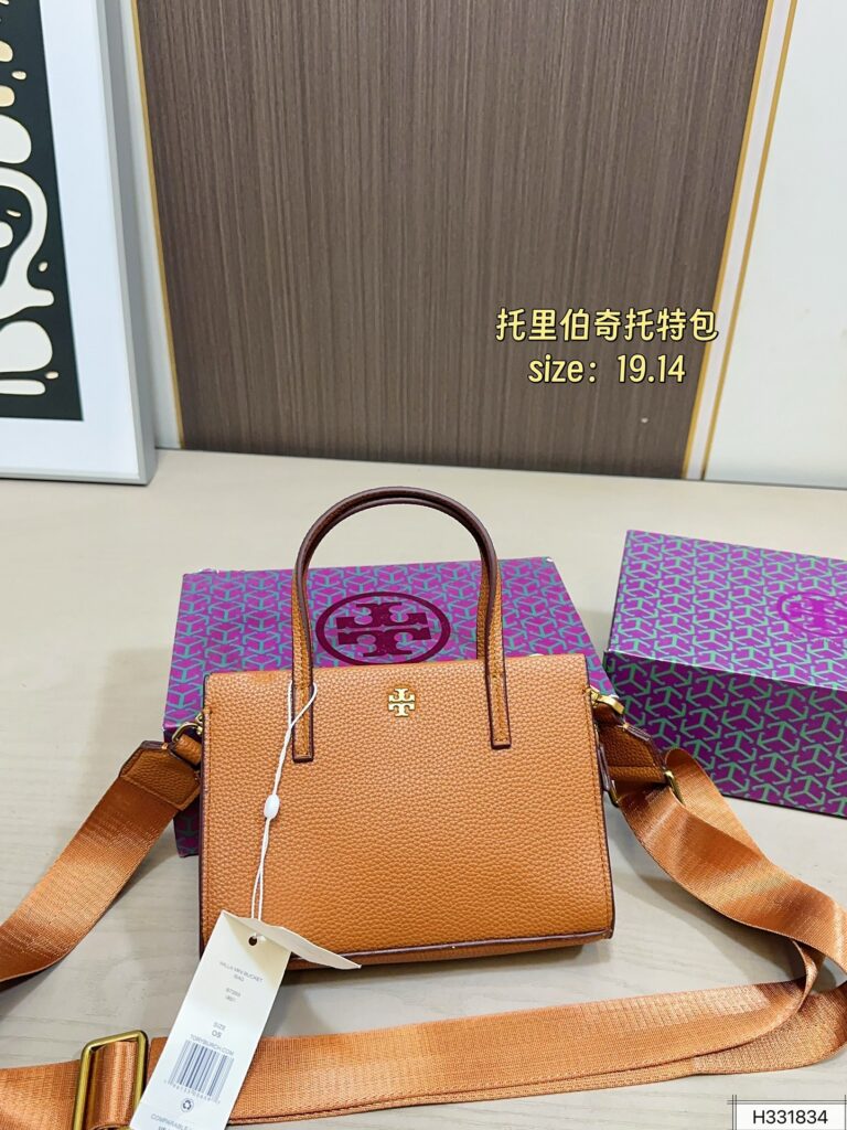 Designer 135 19 14 Tote Bag editorial product context 1