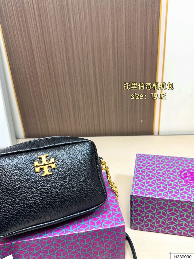 Tory Burch 100 19 12 Bag editorial product context 3
