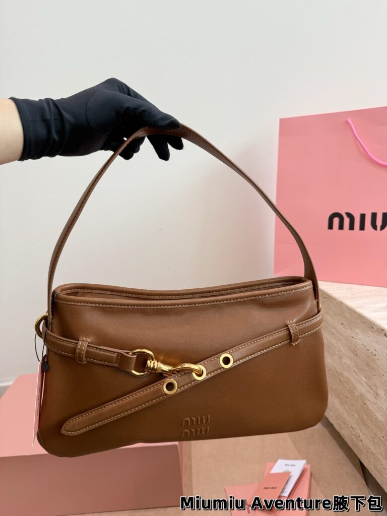 Miu Miu P205 Aventure Nappa iPai 33 Mini Bags editorial product context 1