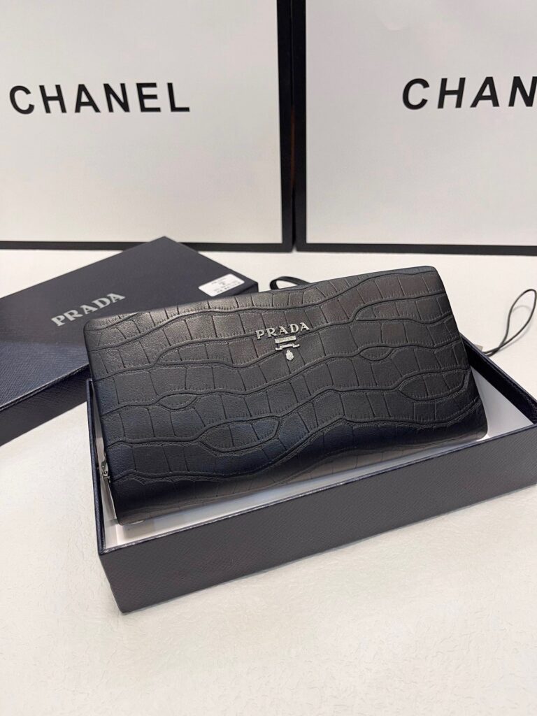 Prada Black Leather Clutch 21 x 10 cm editorial product context 1