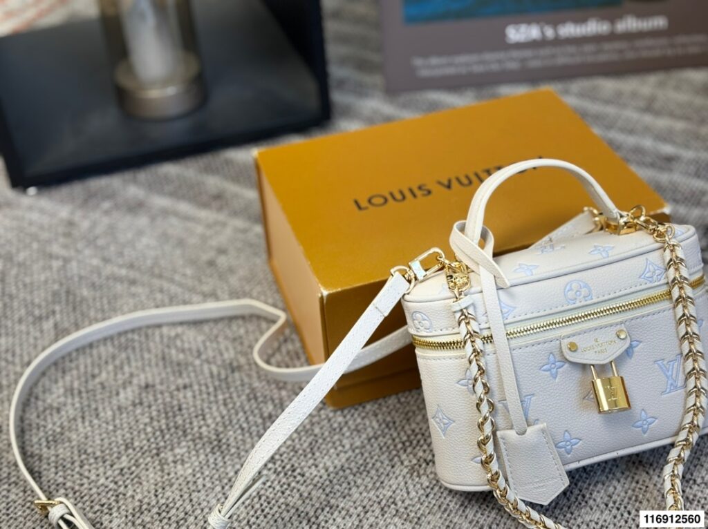 Louis Vuitton p155 19 vanity 12 Crossbody Bag 19 x editorial product context 3