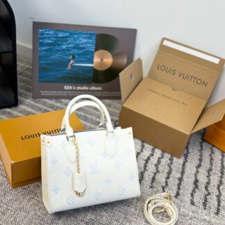 Louis Vuitton p165 Onthego VLL litton Logo Tote Bag