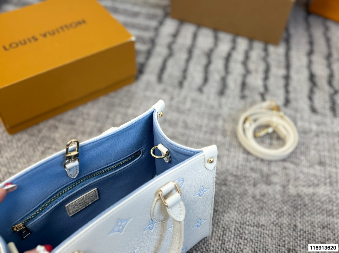 Louis Vuitton p165 Onthego VLL litton Logo Tote Bag