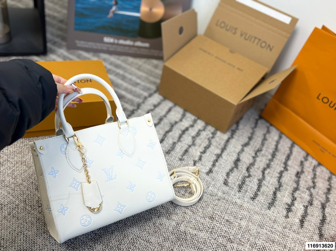 Louis Vuitton p165 Onthego VLL litton Logo Tote Bag