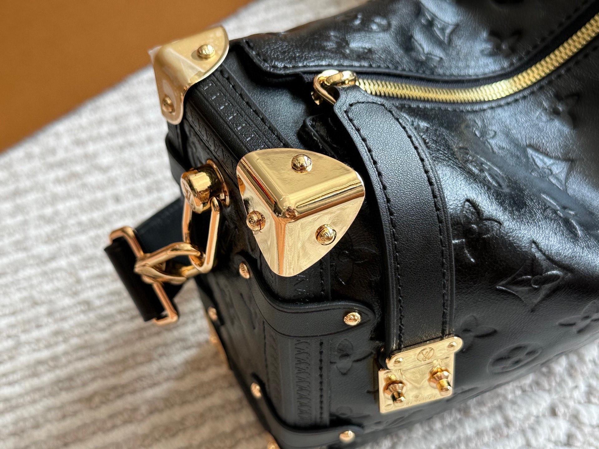 Louis Vuitton 185 23 25 trunk upupup Bag 23 x