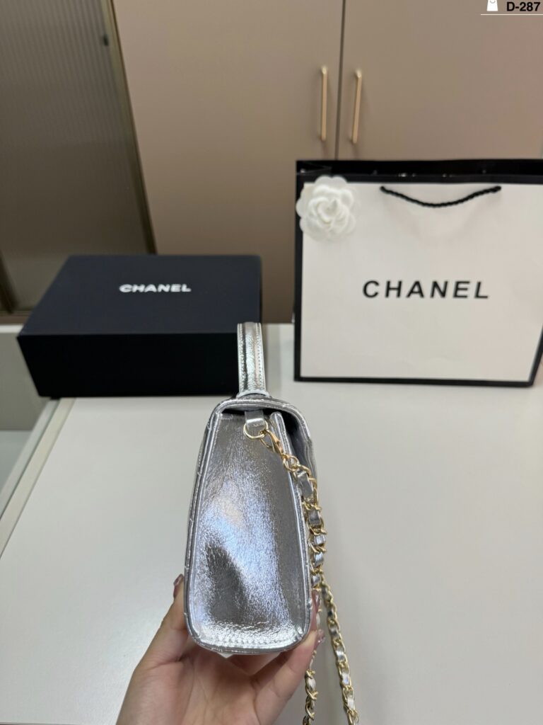 Chanel Leather Bag 26 x 13 cm editorial product context 2