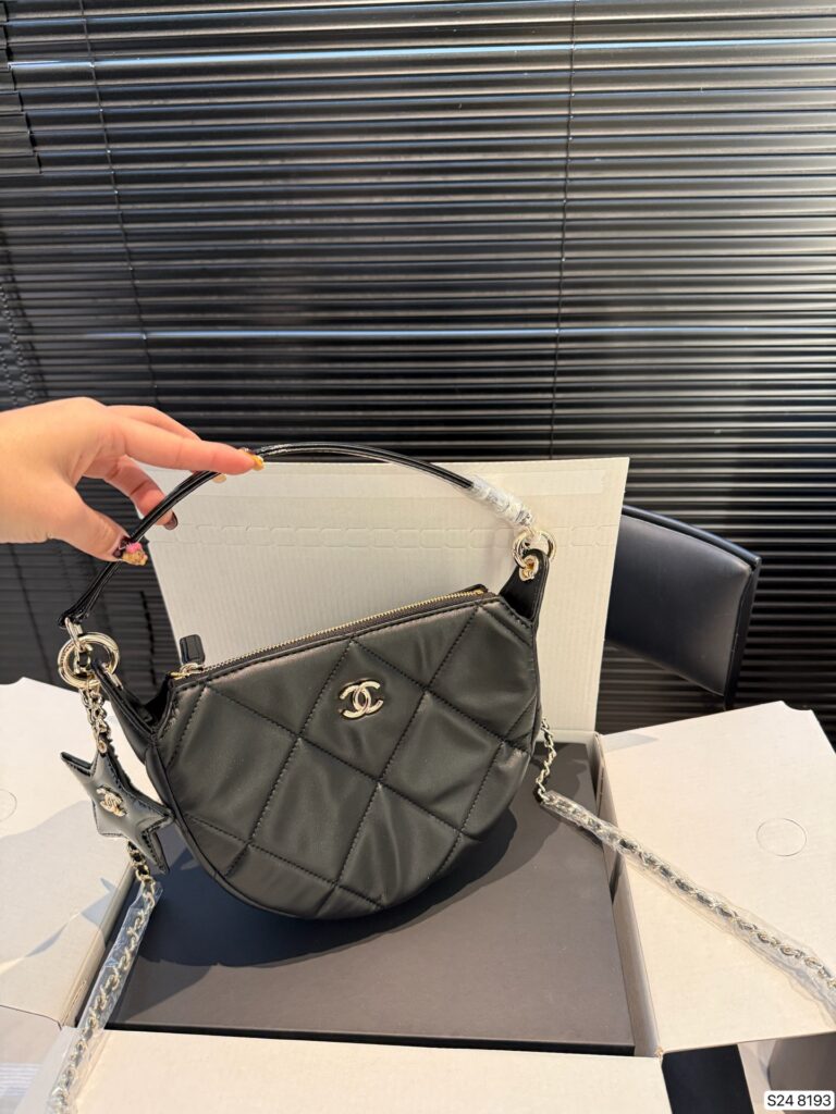 Chanel P155 21 16 8193 Bag Nylon editorial product context 1