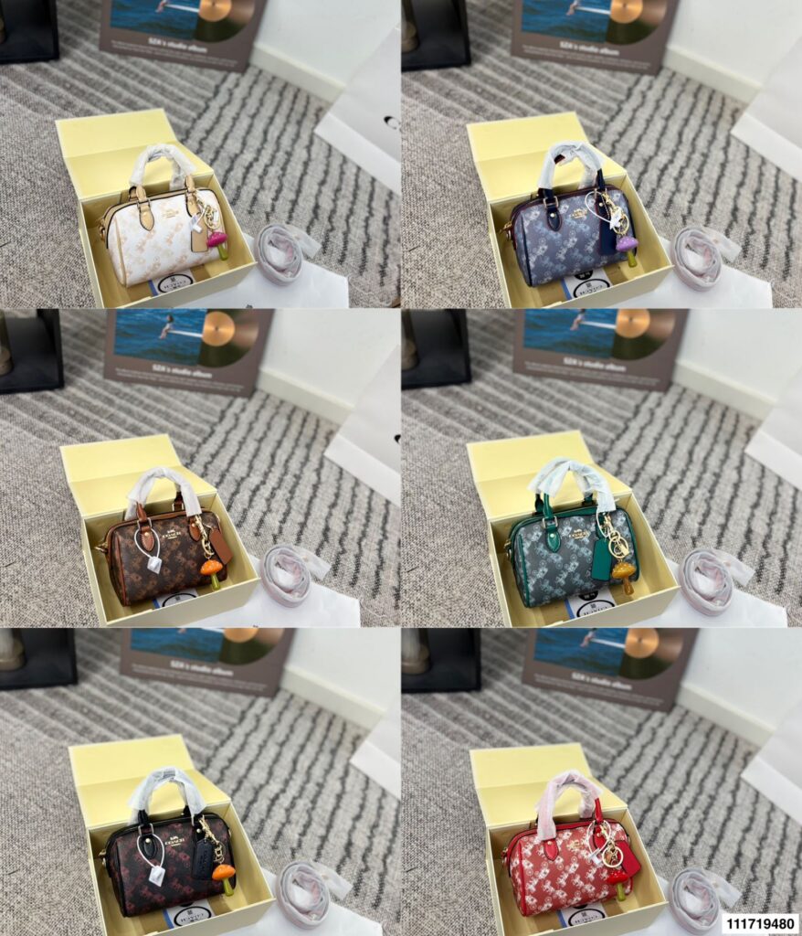 Coach Ss Mini Bag 18 x 12 cm editorial product context 1