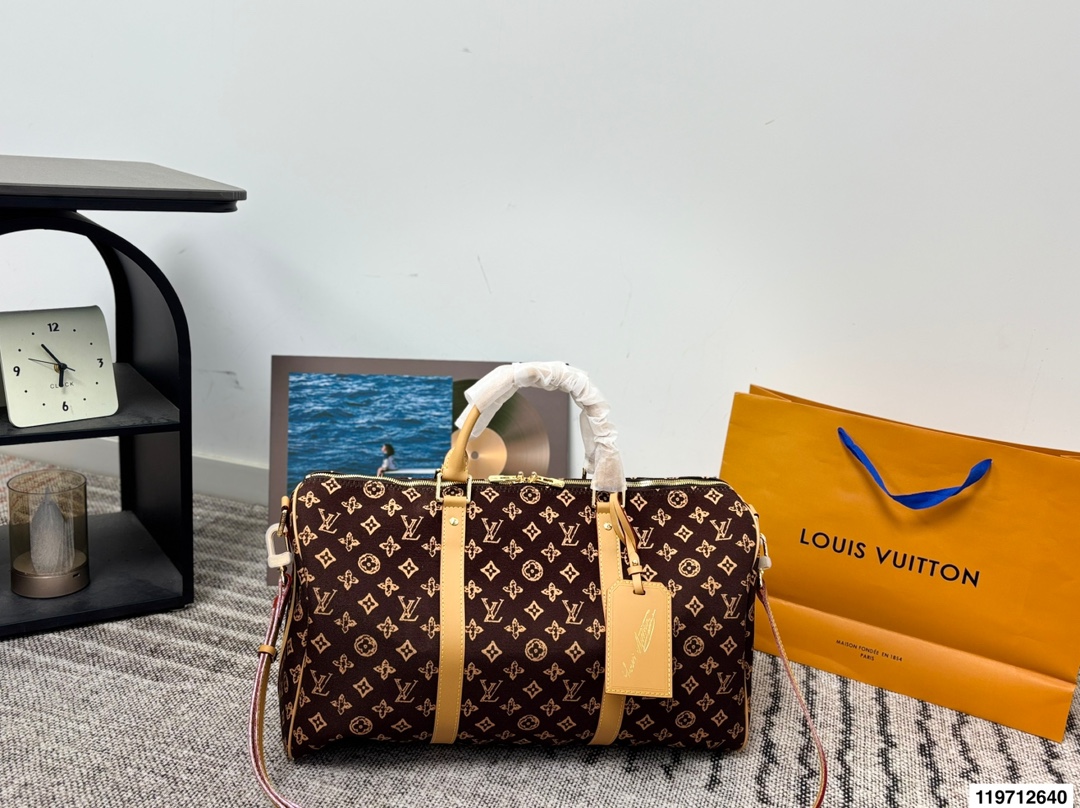 Louis Vuitton P165 130 45 25 Bag