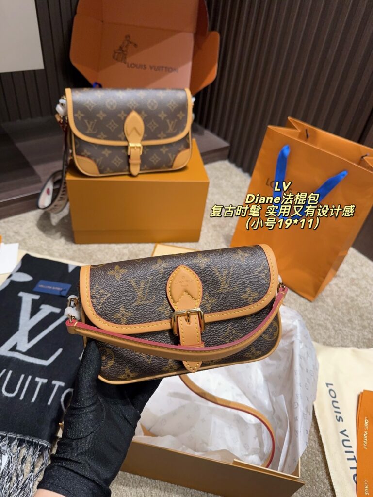 Louis Vuitton Small Calfskin Leather Scarf 25 x 15 cm editorial product context 2