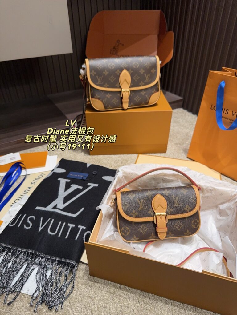 Louis Vuitton Small Calfskin Leather Scarf 25 x 15 cm editorial product context 1