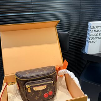 Louis Vuitton P145 belt bag Belt