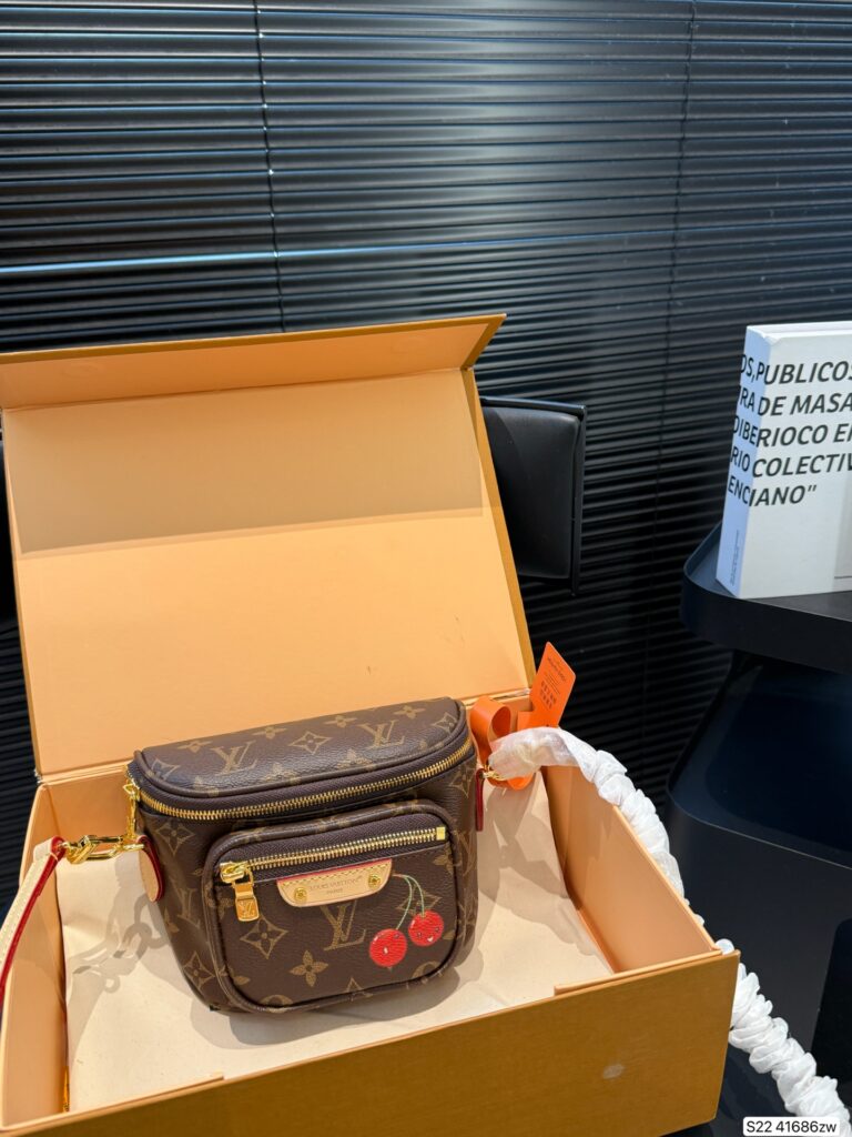 Louis Vuitton Canvas Belt editorial product context 1