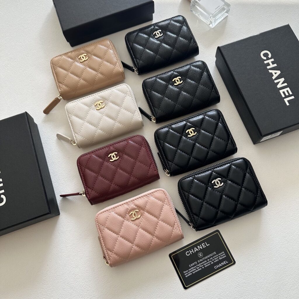 Designer Card Holder 9 x 5 cm editorial product context 1