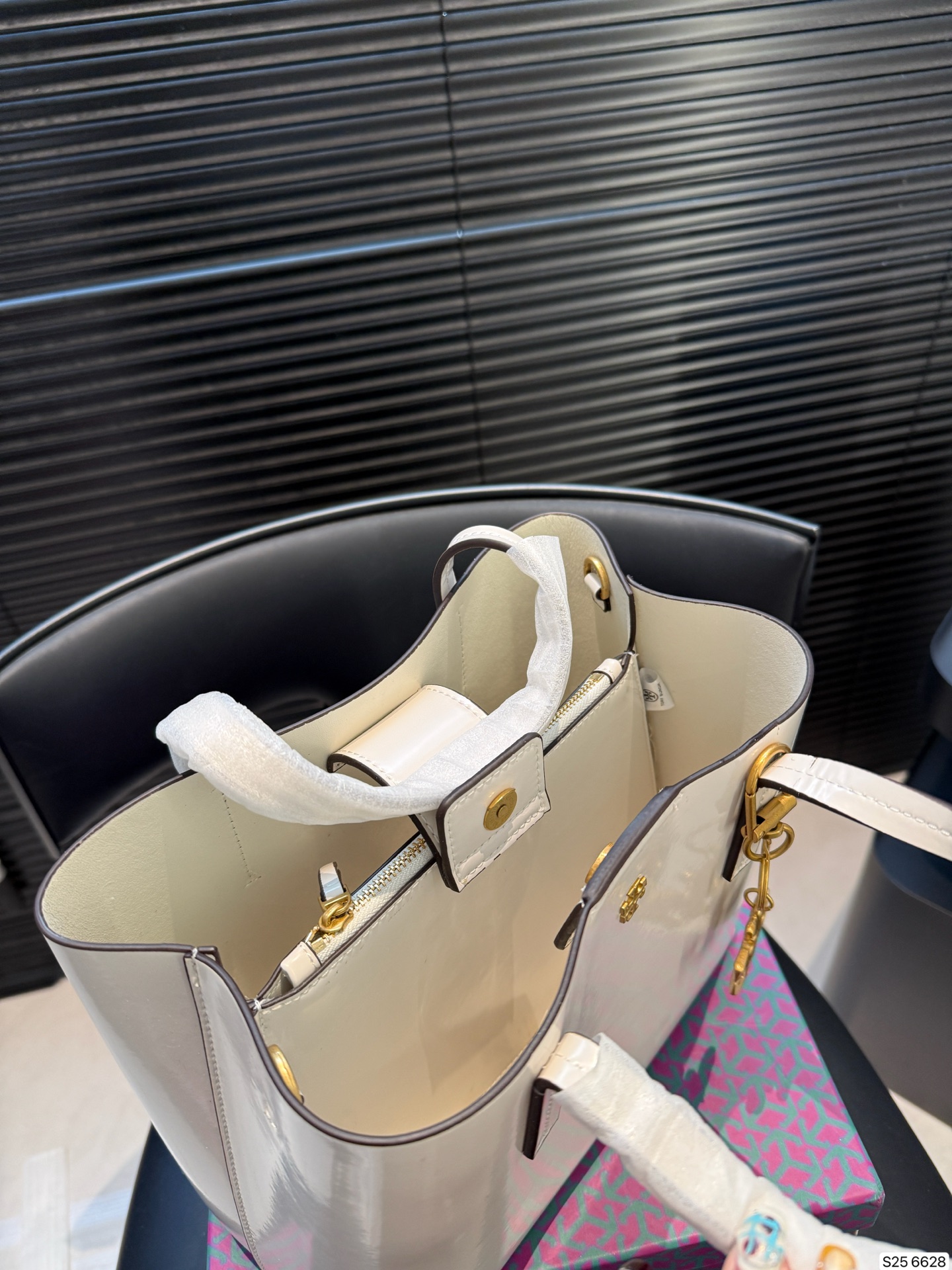 Luxury P160 blake TB 25 20 6628 Tote Bag