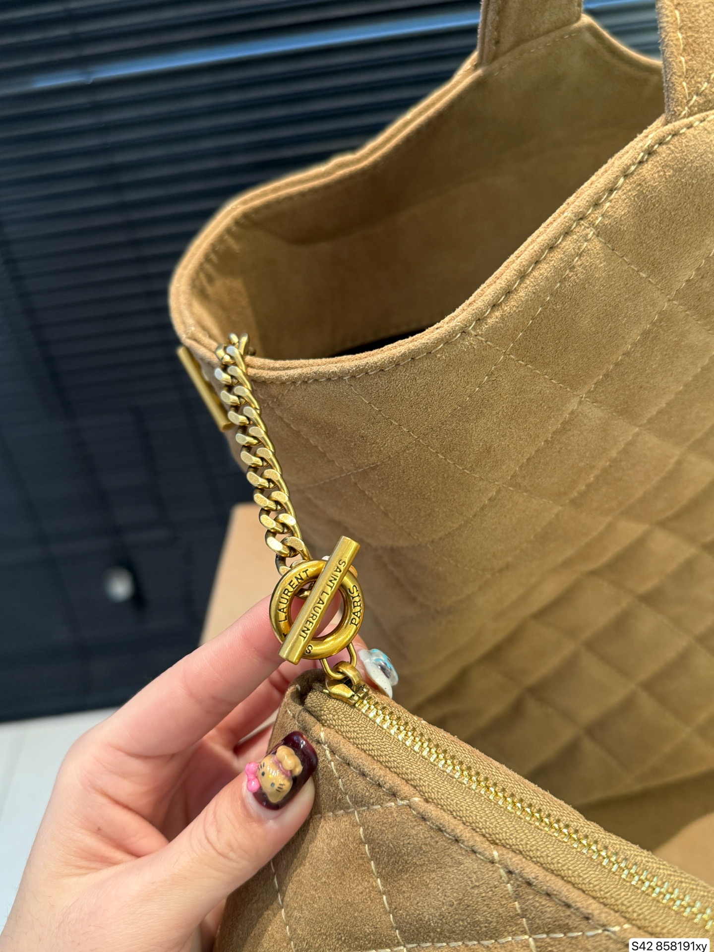 Saint Laurent P245 30 28 Tote Bag