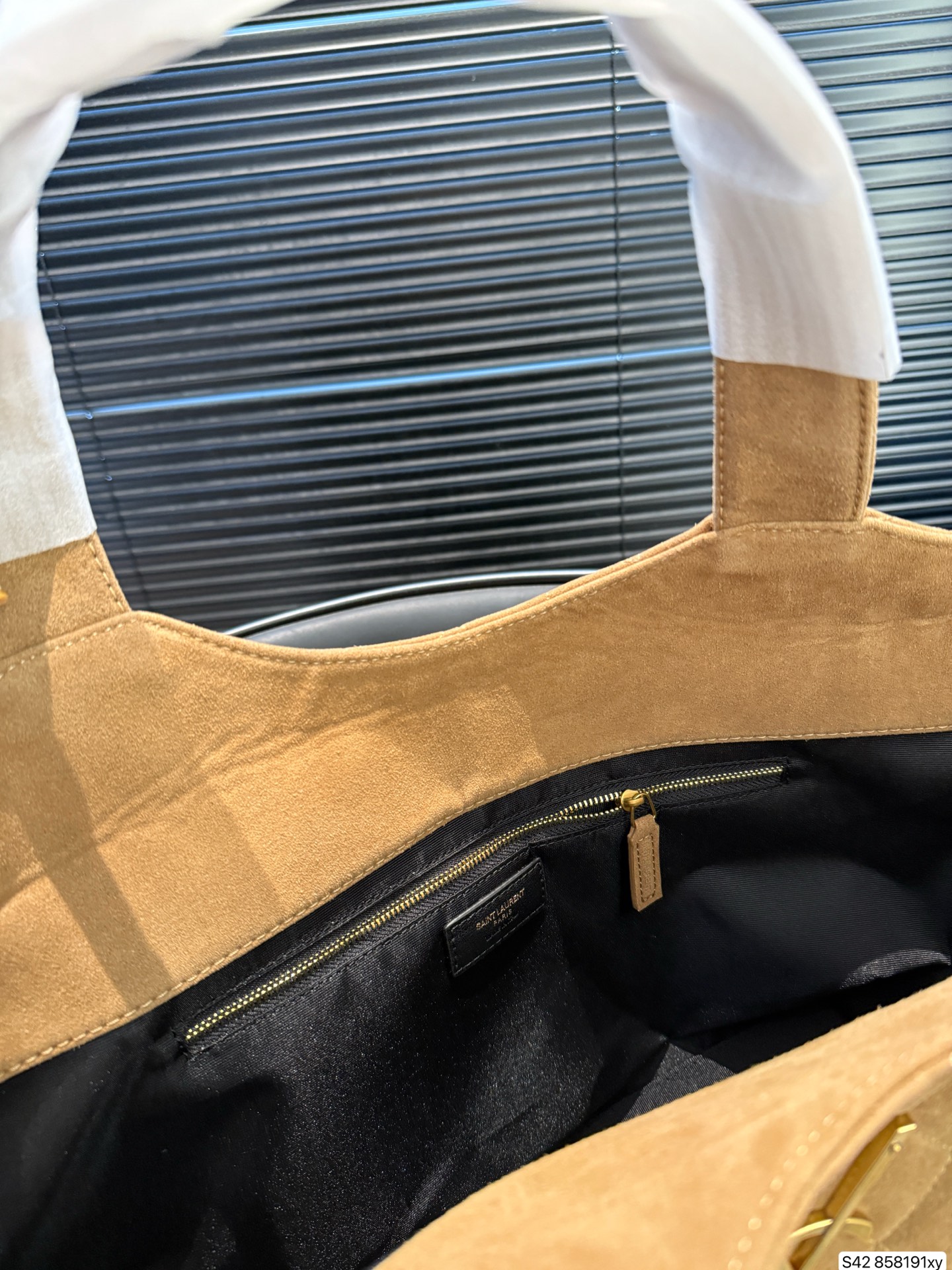 Saint Laurent P245 30 28 Tote Bag