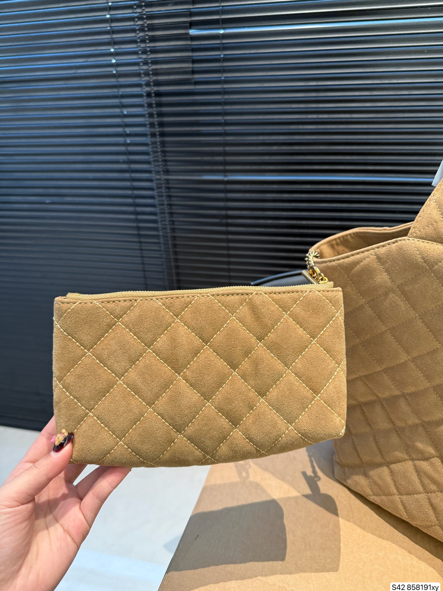 Saint Laurent P245 30 28 Tote Bag