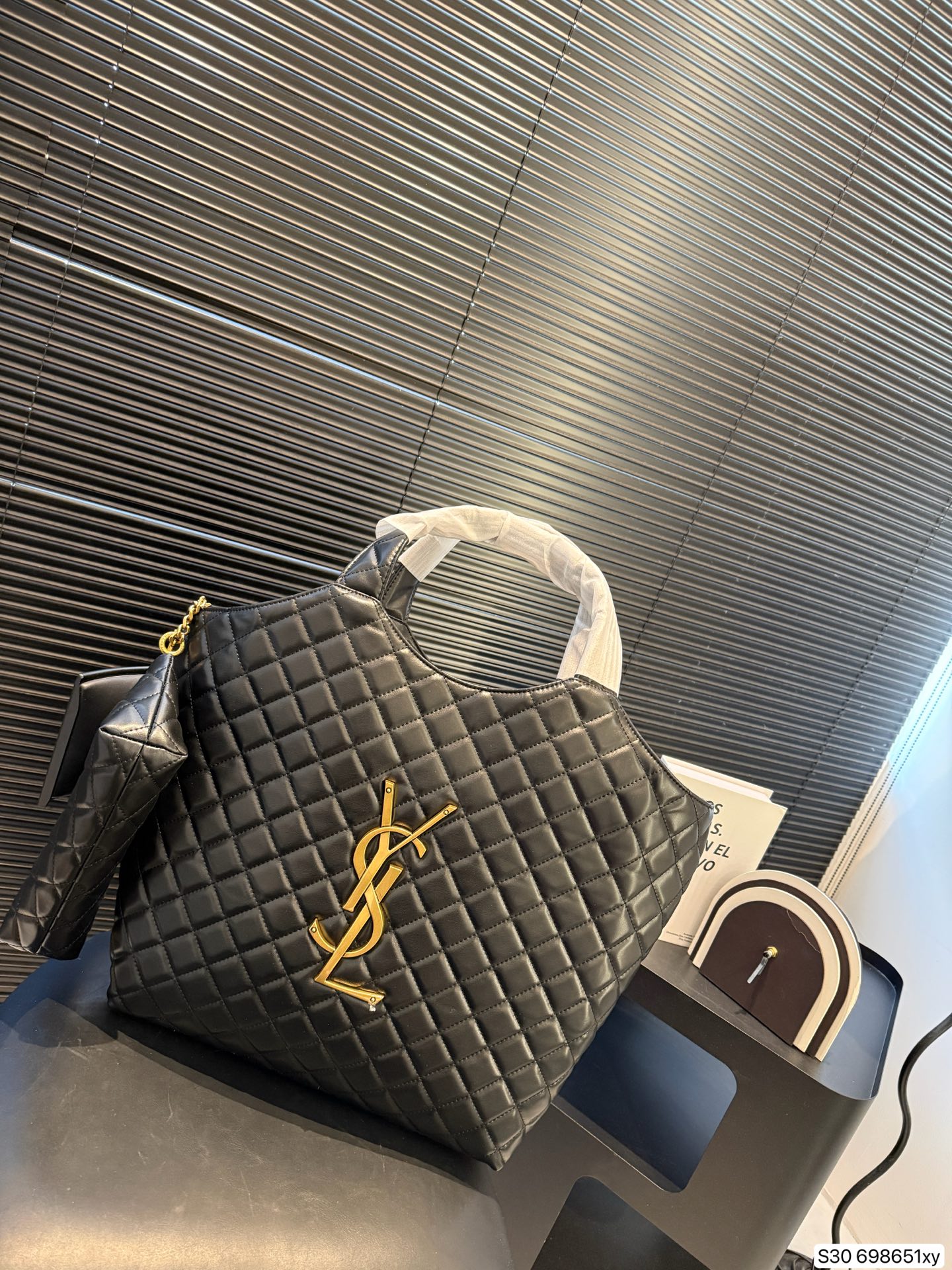 Saint Laurent P185 ICARE 37 40 Tote Bag