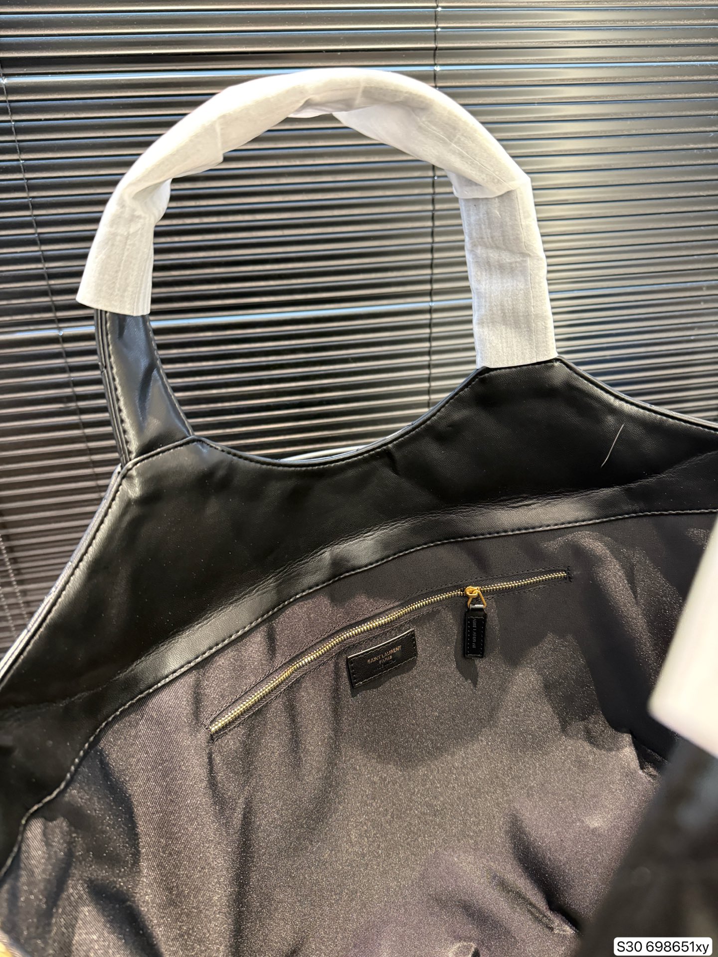 Saint Laurent P185 ICARE 37 40 Tote Bag