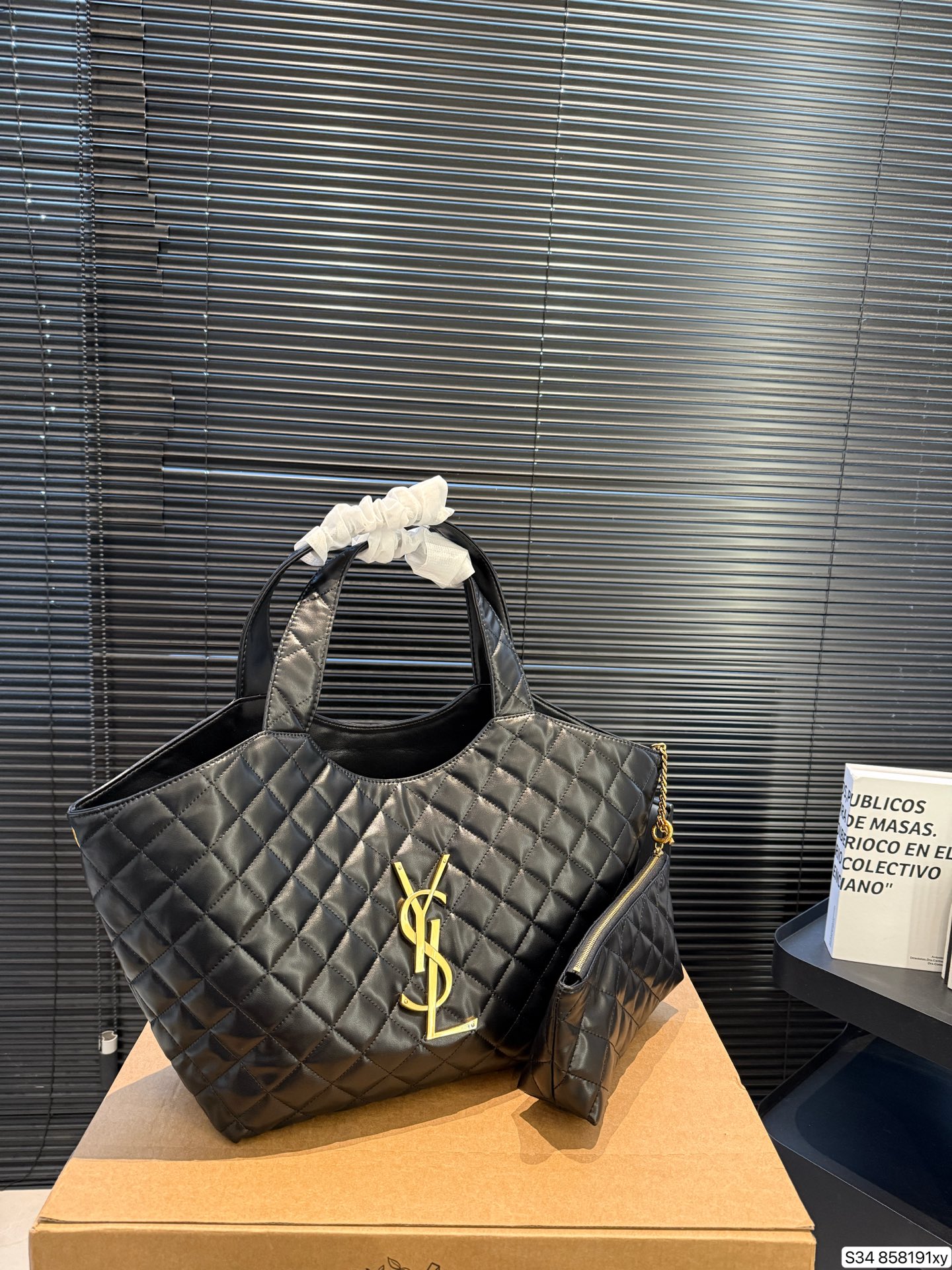 Saint Laurent P205 30 28 Tote Bag
