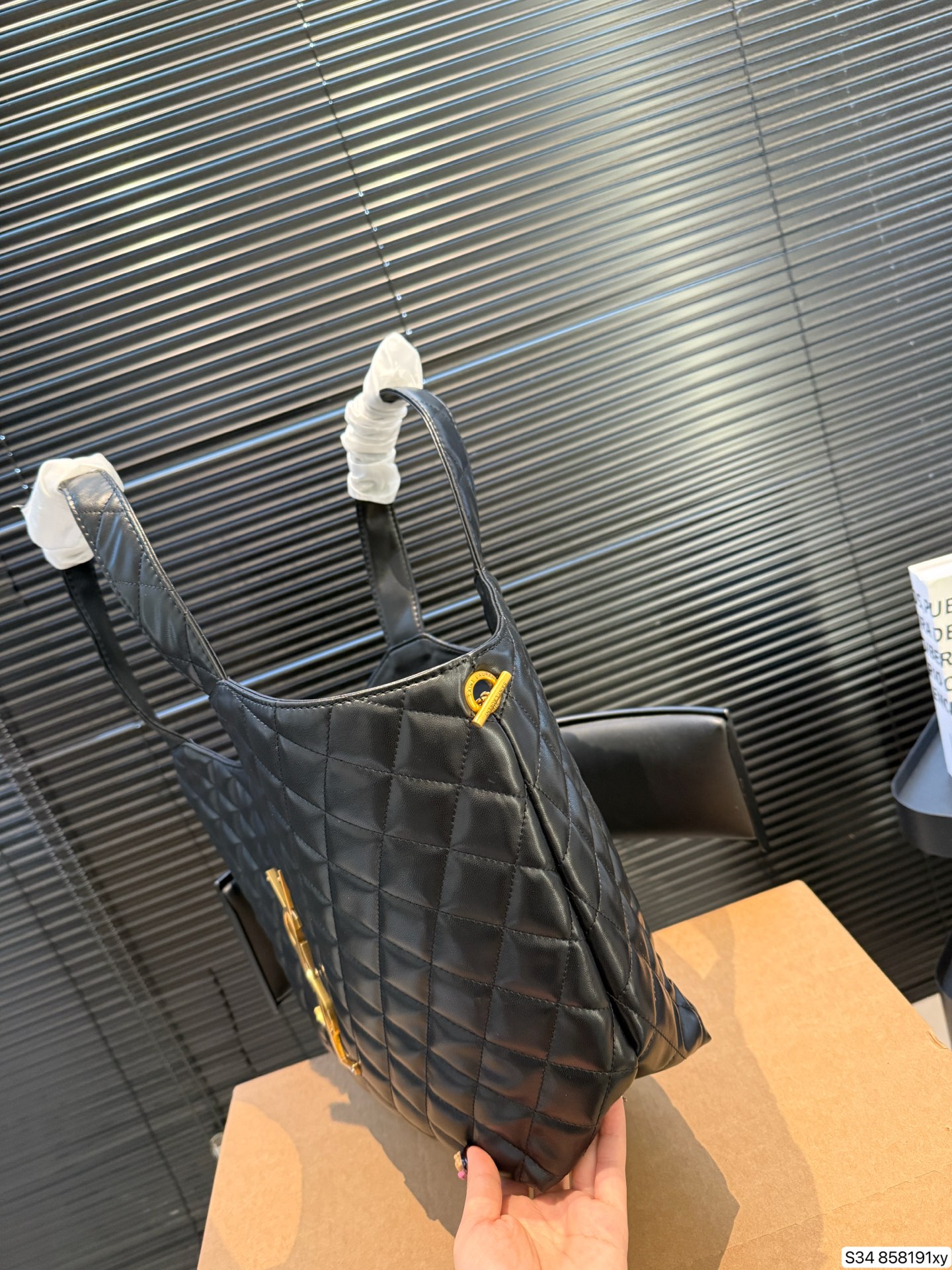 Saint Laurent P205 30 28 Tote Bag