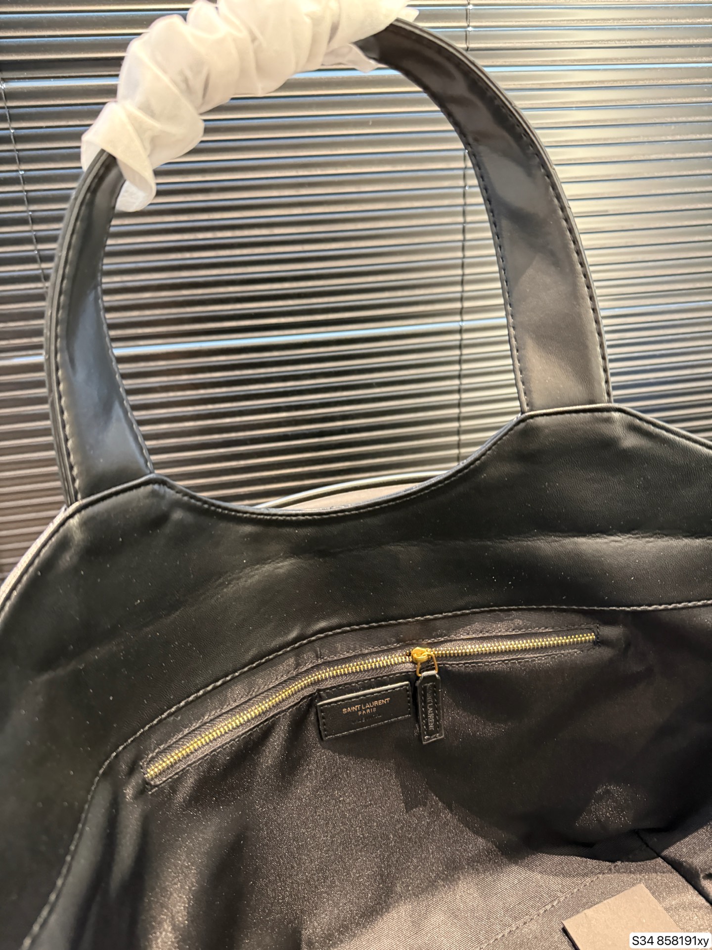 Saint Laurent P205 30 28 Tote Bag