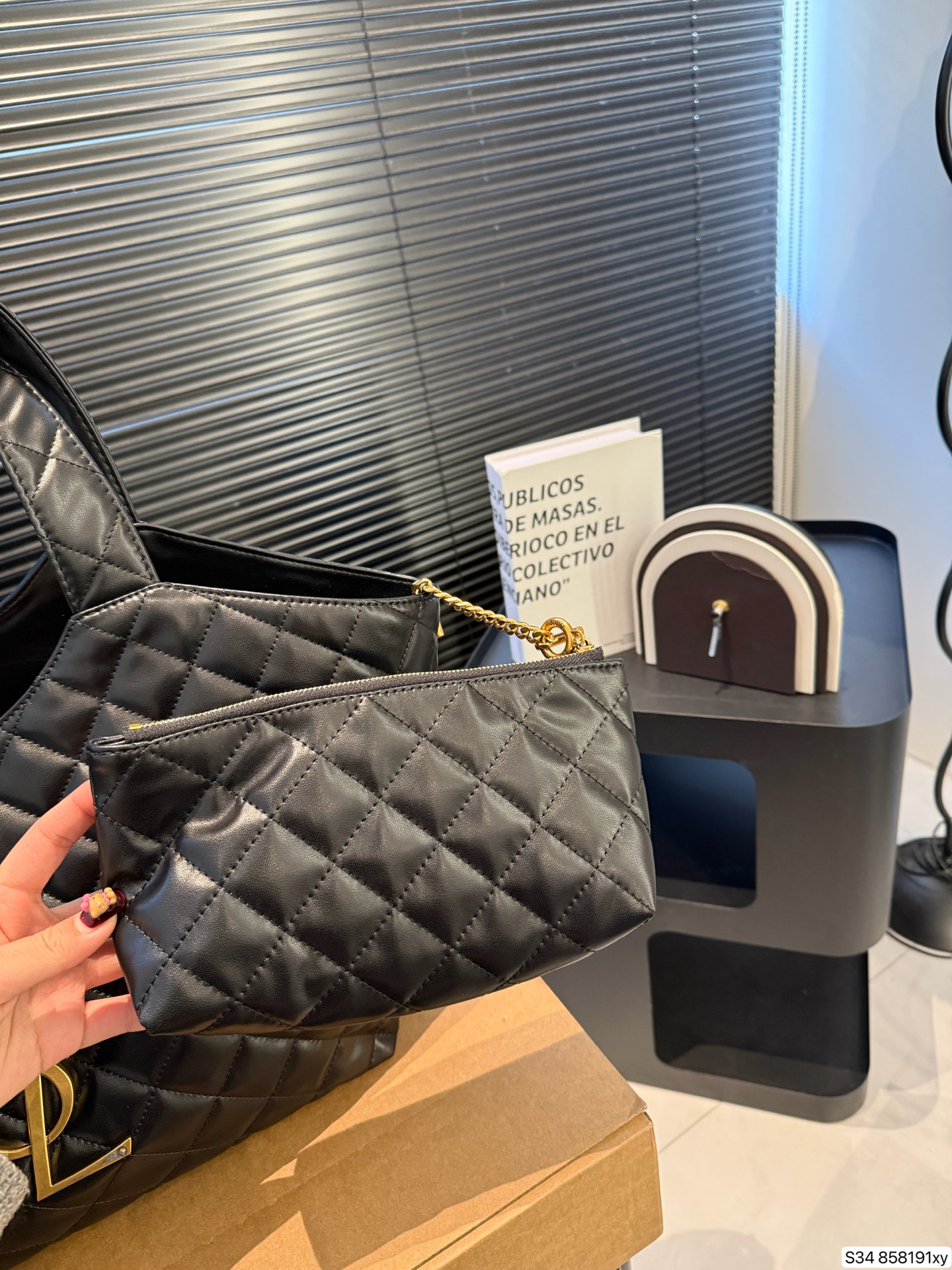 Saint Laurent P205 30 28 Tote Bag