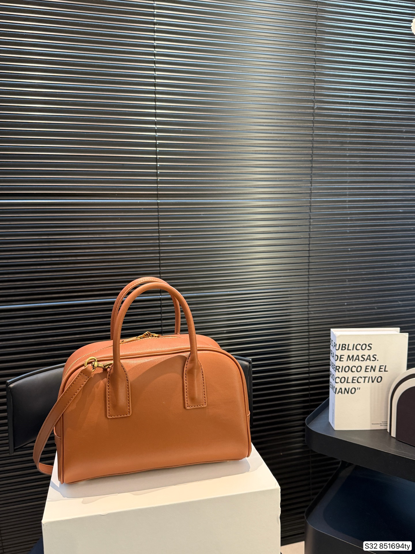 Saint Laurent P195 25 17 Bag