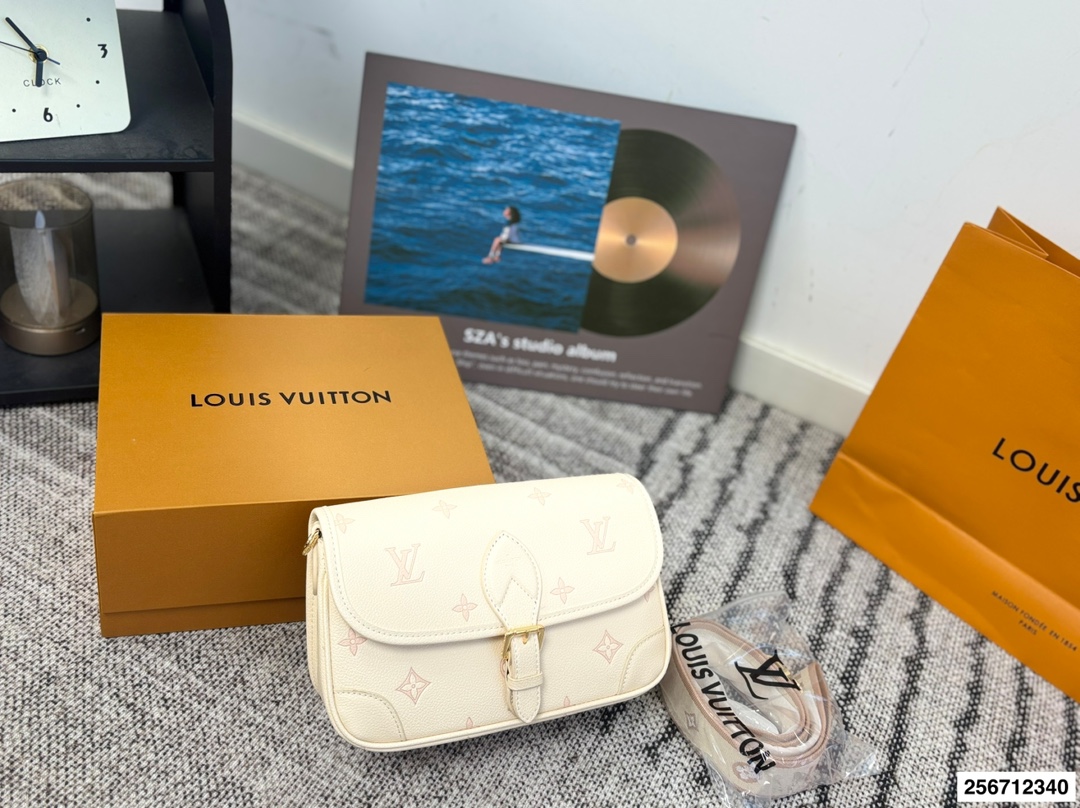 Louis Vuitton P135 Sologne 365 25 16 Crossbody Bag