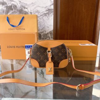 Louis Vuitton P85 DEAUVLE 22 16 Mini Crossbody Bag