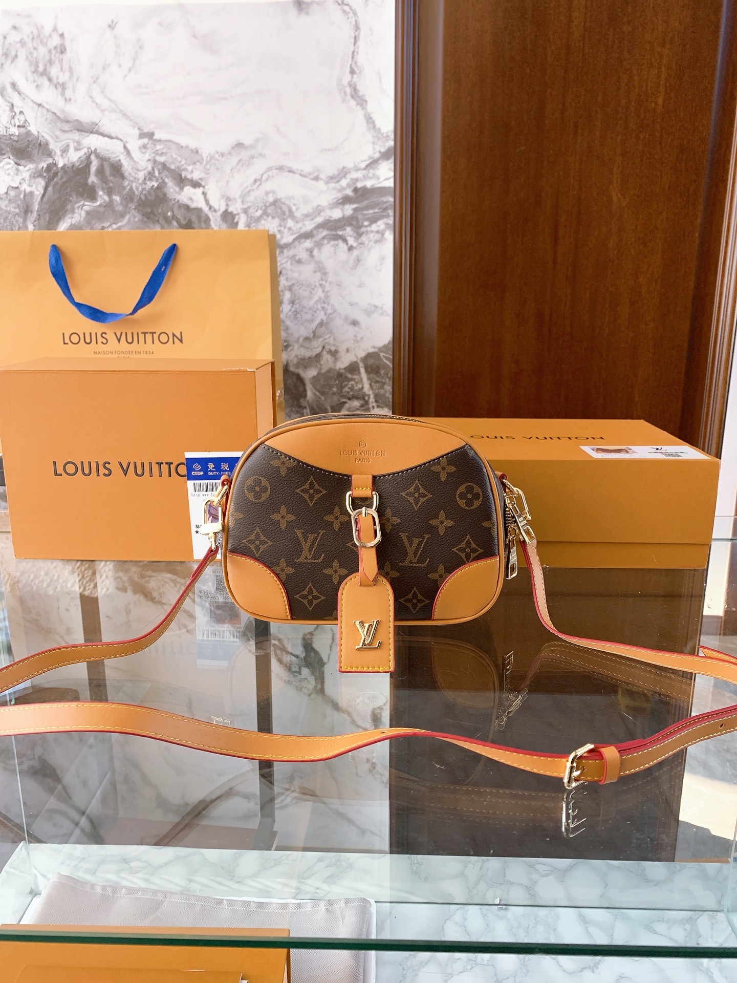 Louis Vuitton P85 DEAUVLE 22 16 Mini Crossbody Bag