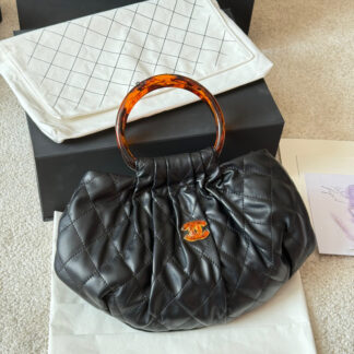 Chanel p135 CLogo 33 Bag 20 cm
