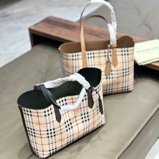 Burberry p135 OK Tote Bag