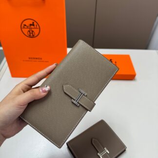 Hermes p105 383 17 10 12 Card Holder 17 x