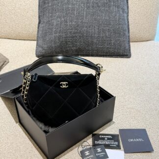 Chanel p175 coco neige Crossbody Bag 20 cm