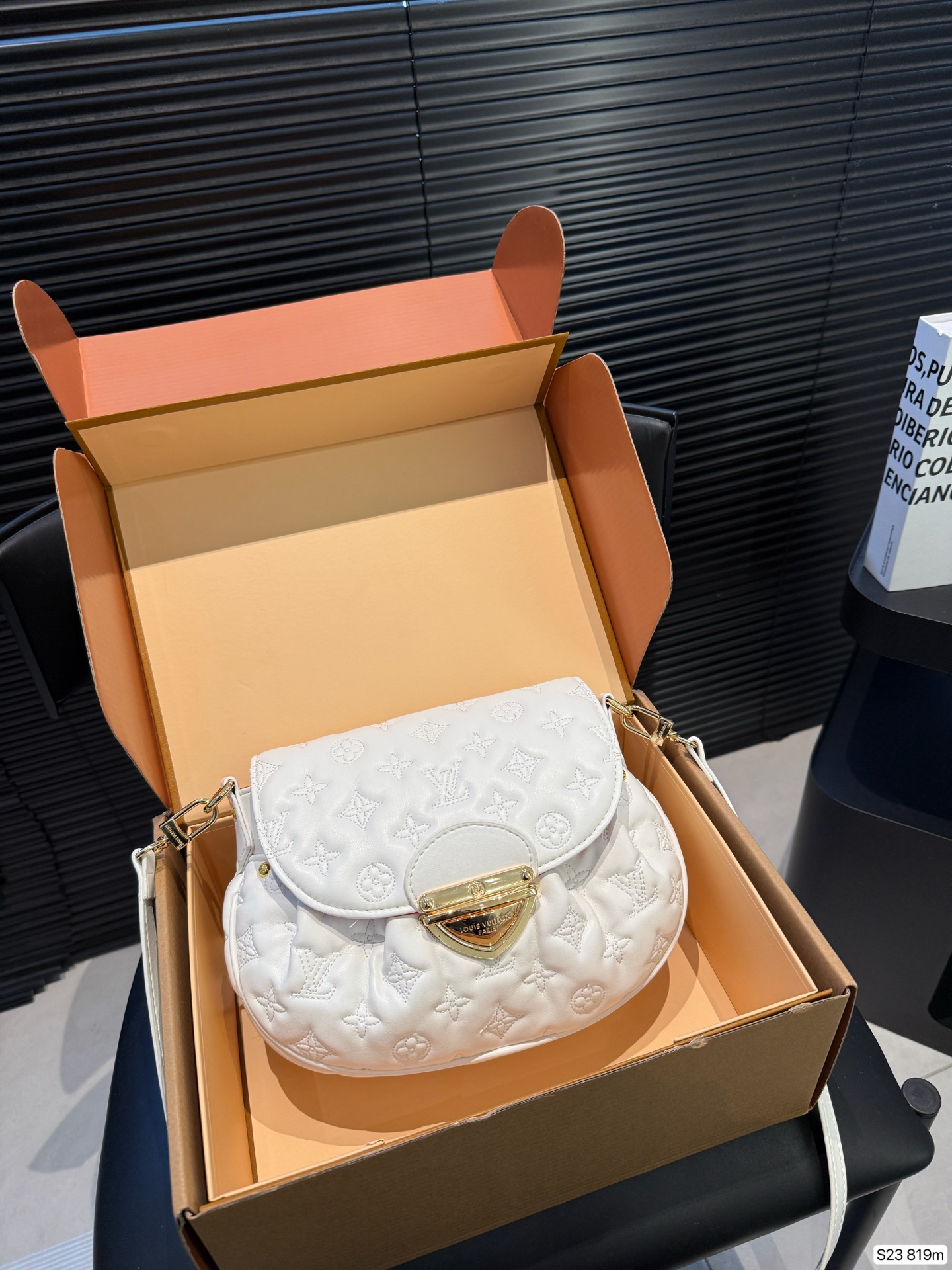 Louis Vuitton P150 Sunset 26 19 819 Crossbody Bag