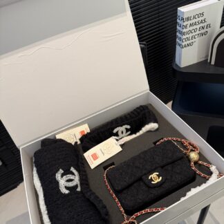 Chanel P235 19 12 1787 Scarf