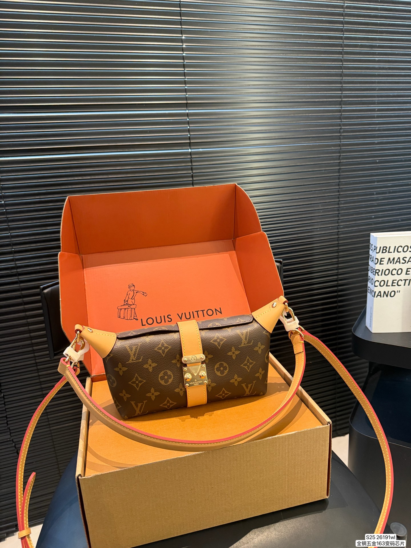 Louis Vuitton P160 163 20 12 Crossbody Bag