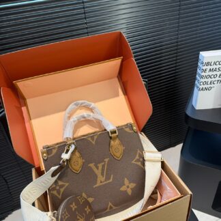 Louis Vuitton P195 163 Onthego 25 19 Tote Bag