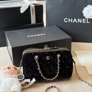 Chanel p235 19 Crossbody Bag 12 cm