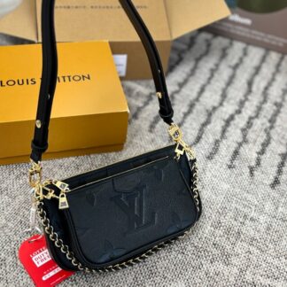 Louis Vuitton p190 24 14 Bag 24 x 14 cm