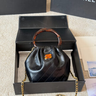 Chanel p135 CLogo 15 Bag 18 cm