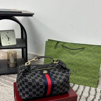 Gucci P115 27 20 Vanity GG Supreme Crossbody Bag Canvas