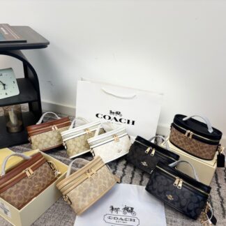 Coach p135 22 13 Wallet