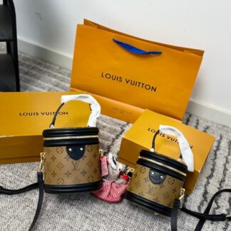 Louis Vuitton p150 16 17 15 hold Bag